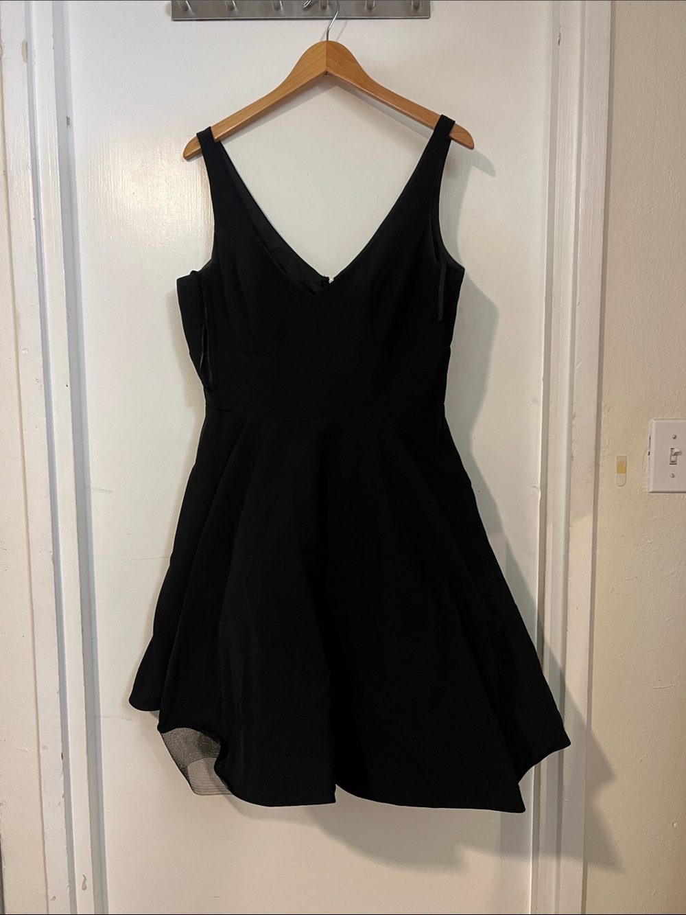 Xscape Classic V-Neck Black  Dress